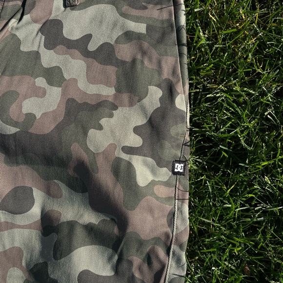 Dc shoes camo shorts - Picture 2 of 4